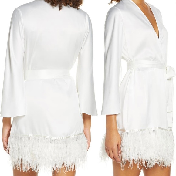 NWT Rya Collection Swan Charmeuse & Ostrich Feather Wrap, Size M/L - Picture 1 of 6